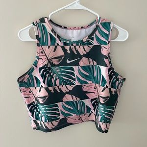 Nike cropped dri fit tank top large